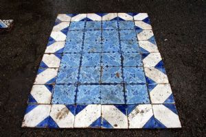 Example composition of majolica floors.